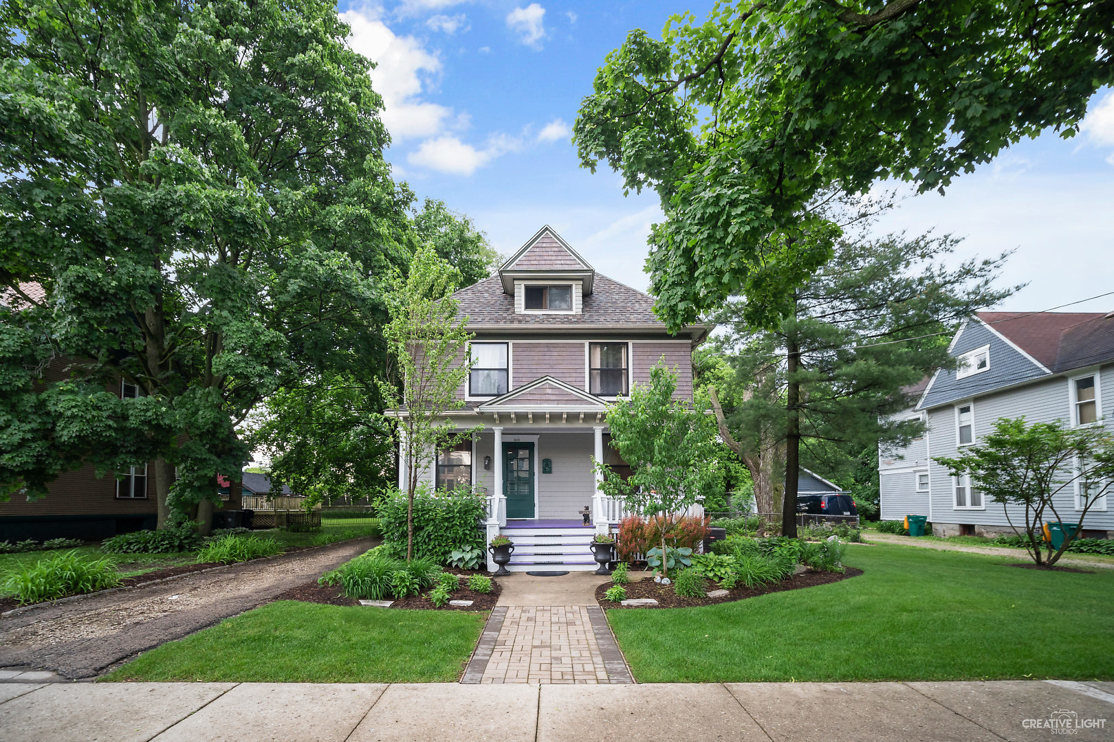 833 North Spring Street Elgin, IL 60120 - Photo 1 of 27