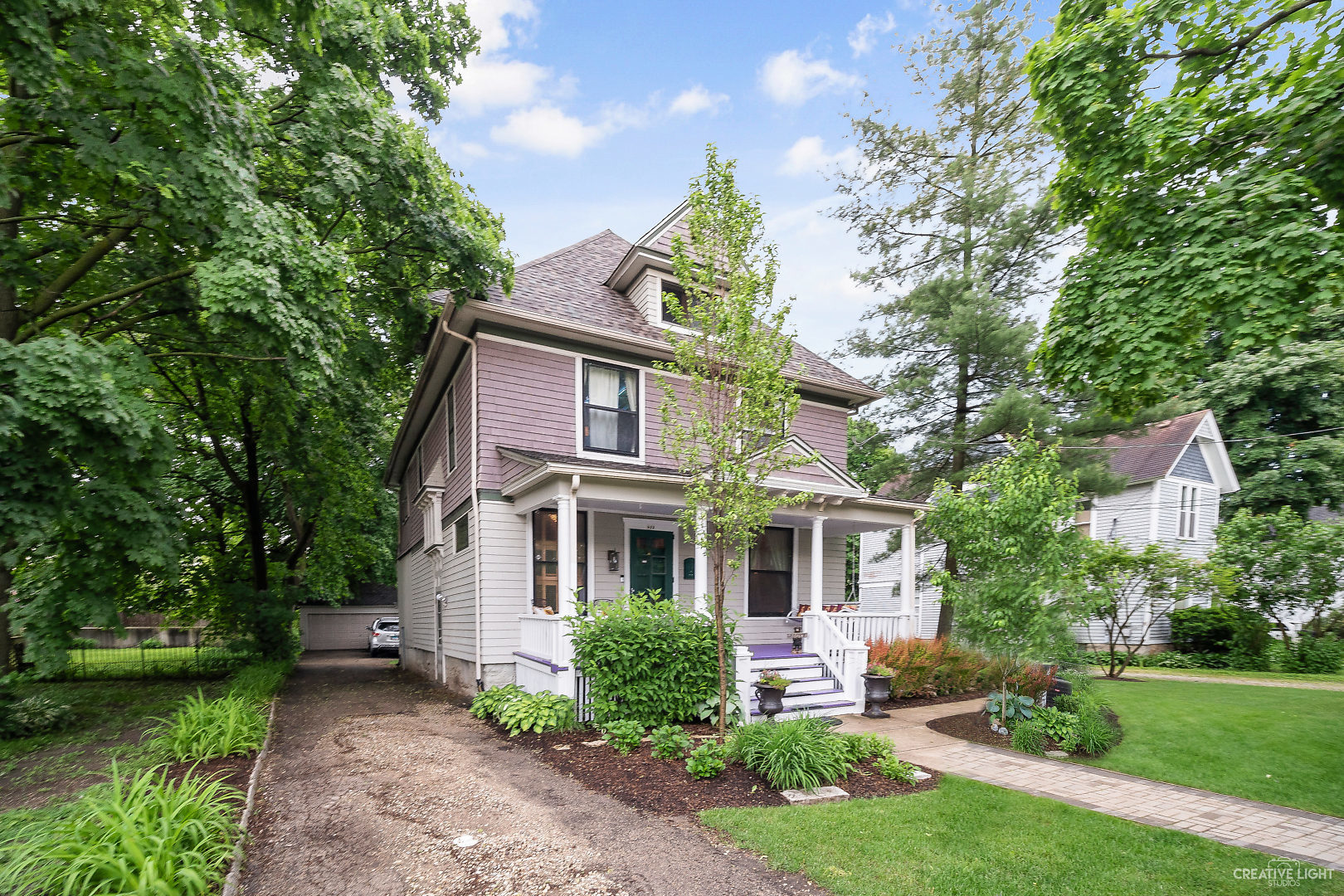 833 North Spring Street Elgin, IL 60120 - Photo 2 of 27