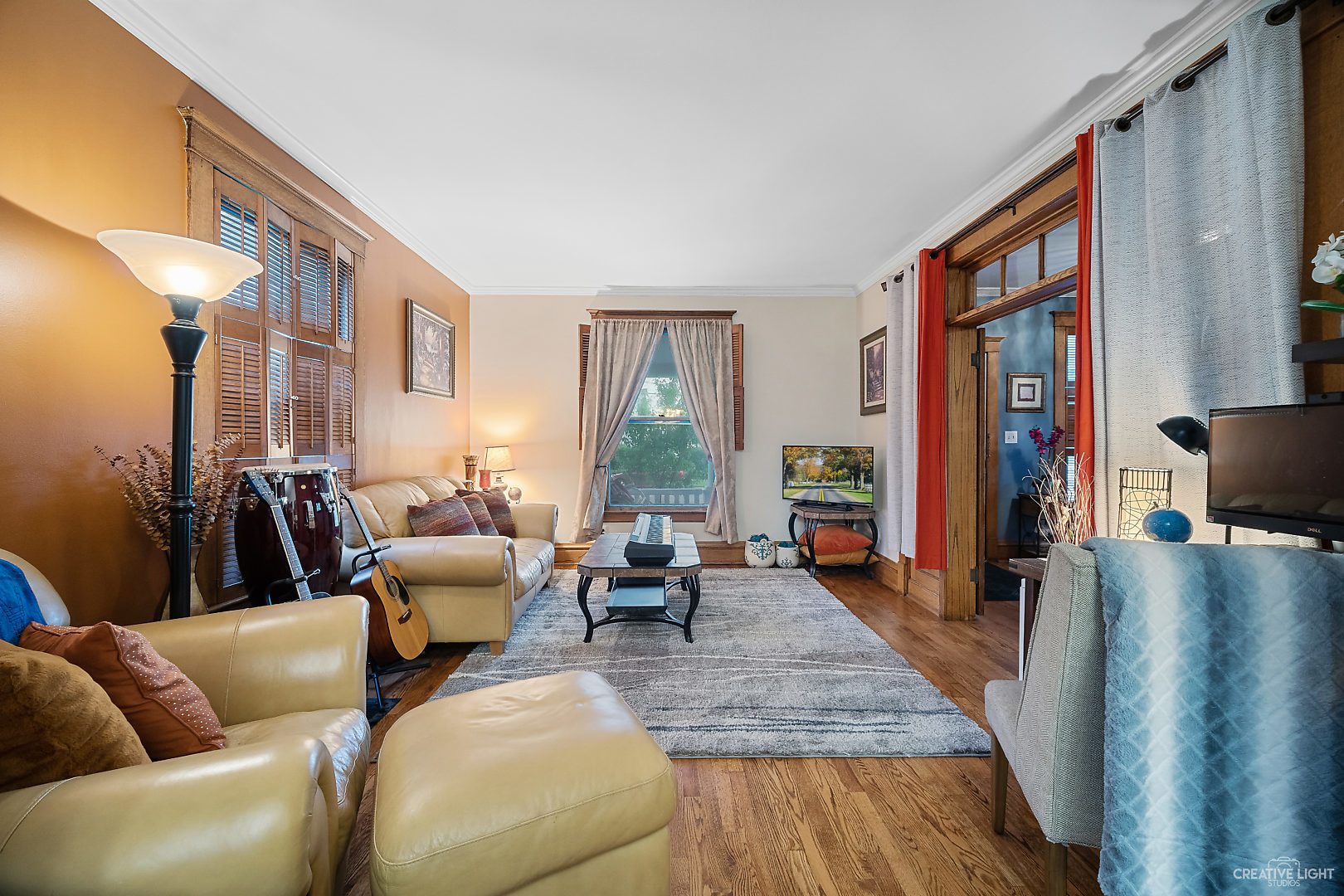 833 North Spring Street Elgin, IL 60120 - Photo 8 of 27