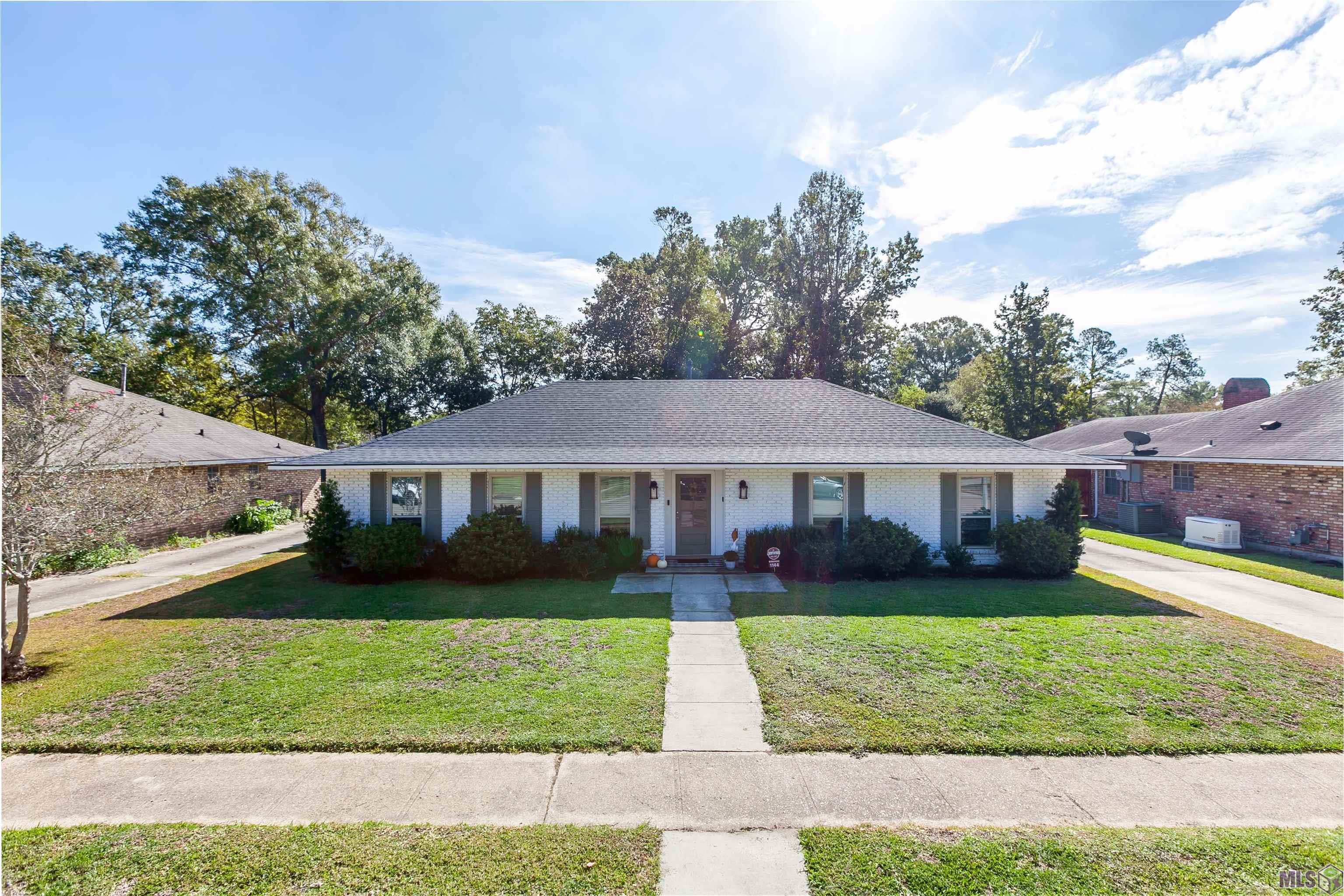 1144 Rue Crozat Baton Rouge, LA 70810 - Photo 1 of 39 Front