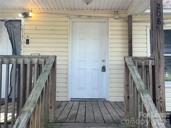$790 | 208 East Georgia Avenue, Bessemer City, NC 28016
