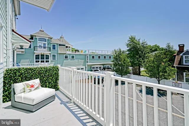 $1,100,000 | 117 Savannah Road, Unit B, Lewes, DE 19958