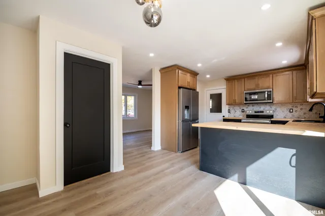 $229,000 | 4502 Northwest Scenic Drive, Peoria, IL 61615