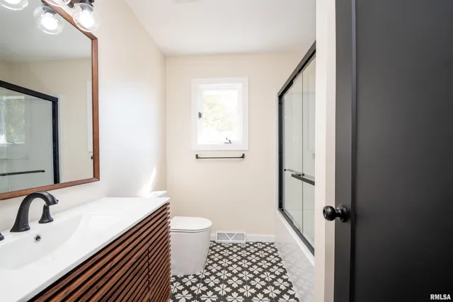 $229,000 | 4502 Northwest Scenic Drive, Peoria, IL 61615