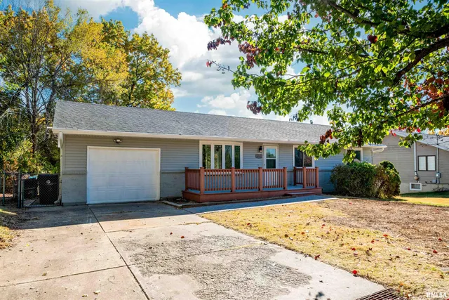 $229,000 | 4502 Northwest Scenic Drive, Peoria, IL 61615