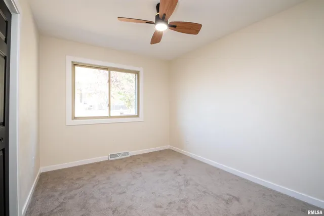 $229,000 | 4502 Northwest Scenic Drive, Peoria, IL 61615