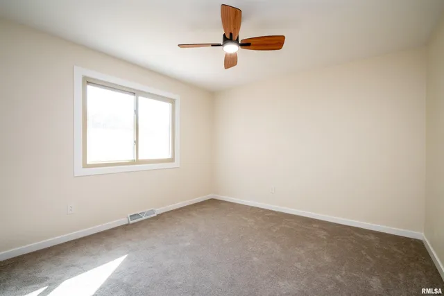 $229,000 | 4502 Northwest Scenic Drive, Peoria, IL 61615