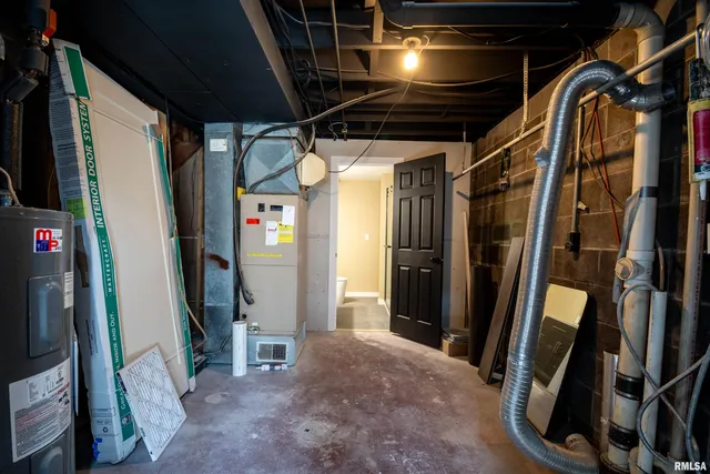 $229,000 | 4502 Northwest Scenic Drive, Peoria, IL 61615