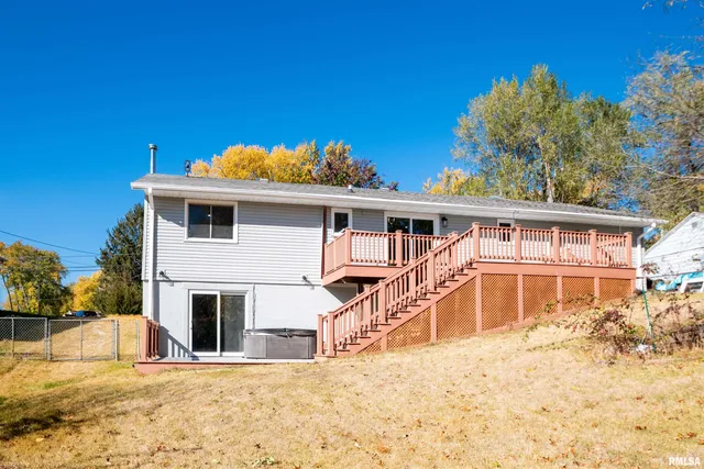 $229,000 | 4502 Northwest Scenic Drive, Peoria, IL 61615