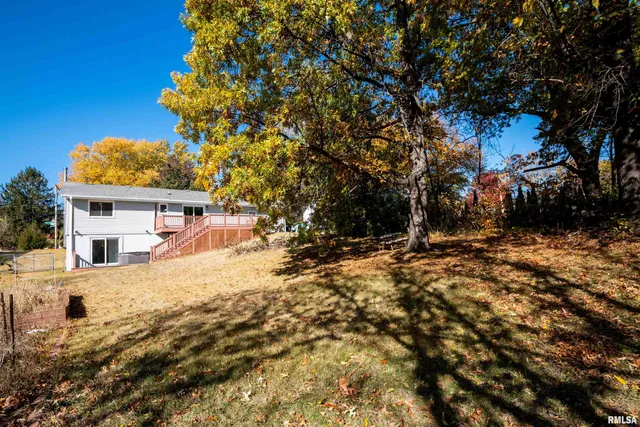 $229,000 | 4502 Northwest Scenic Drive, Peoria, IL 61615