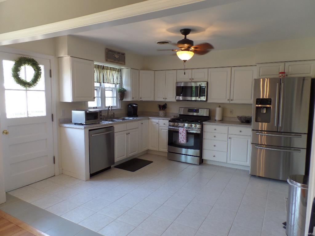 1183 North Berry Road Glendale, MO 63122 - Photo 18 of 37 Gallery Image 18