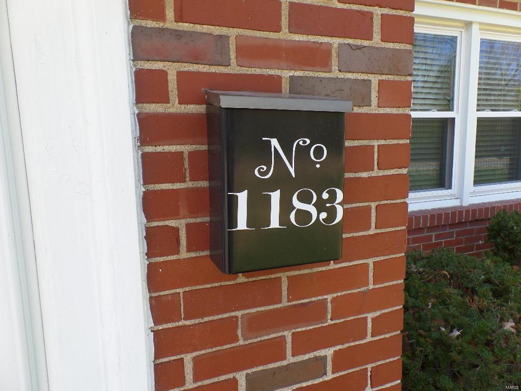 1183 North Berry Road Glendale, MO 63122 - Photo 3 of 37 Gallery Image 3