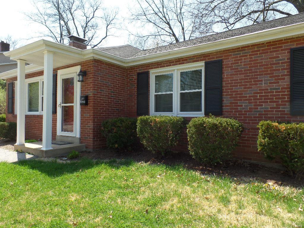 1183 North Berry Road Glendale, MO 63122 - Photo 4 of 37 Gallery Image 4