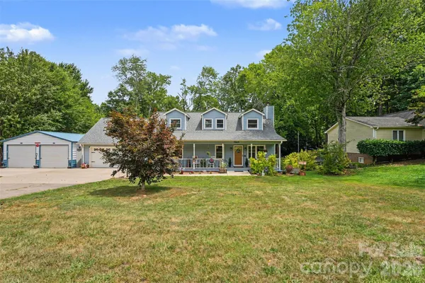 $315,000 | 1446 32nd St Court Northeast, Conover, NC 28613