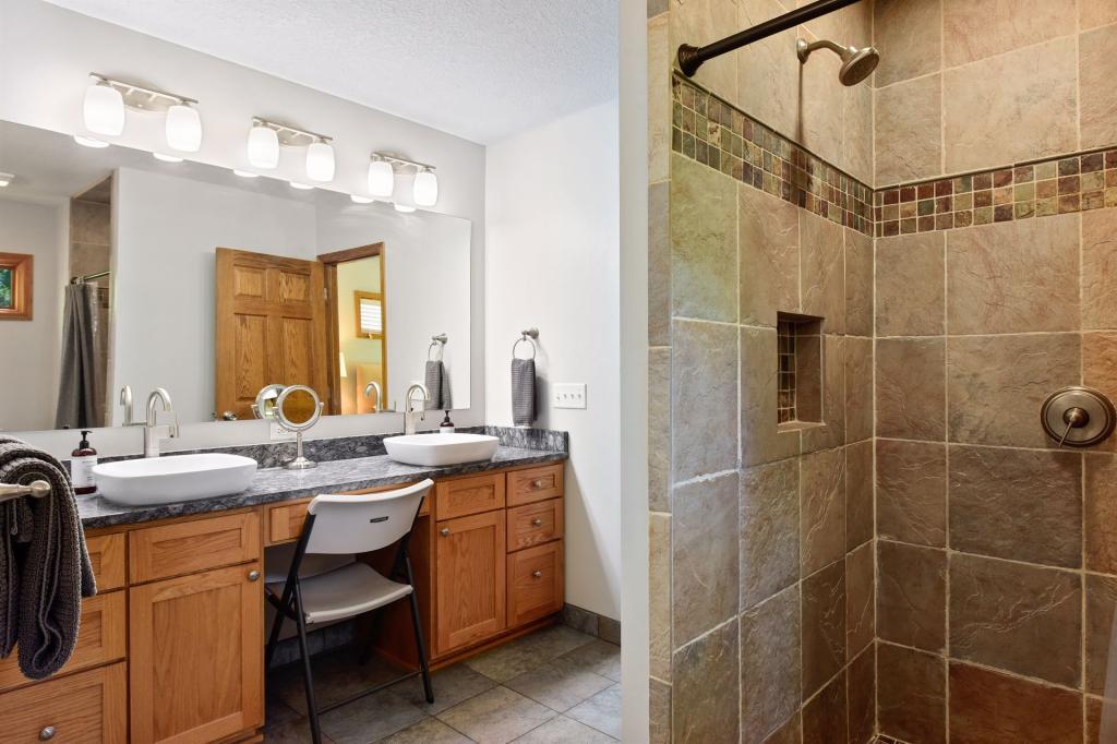 2240 Ford Road Minnetonka, MN 55305 - Photo 15 of 27 Gallery Image 15