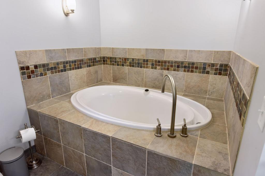 2240 Ford Road Minnetonka, MN 55305 - Photo 16 of 27 Gallery Image 16