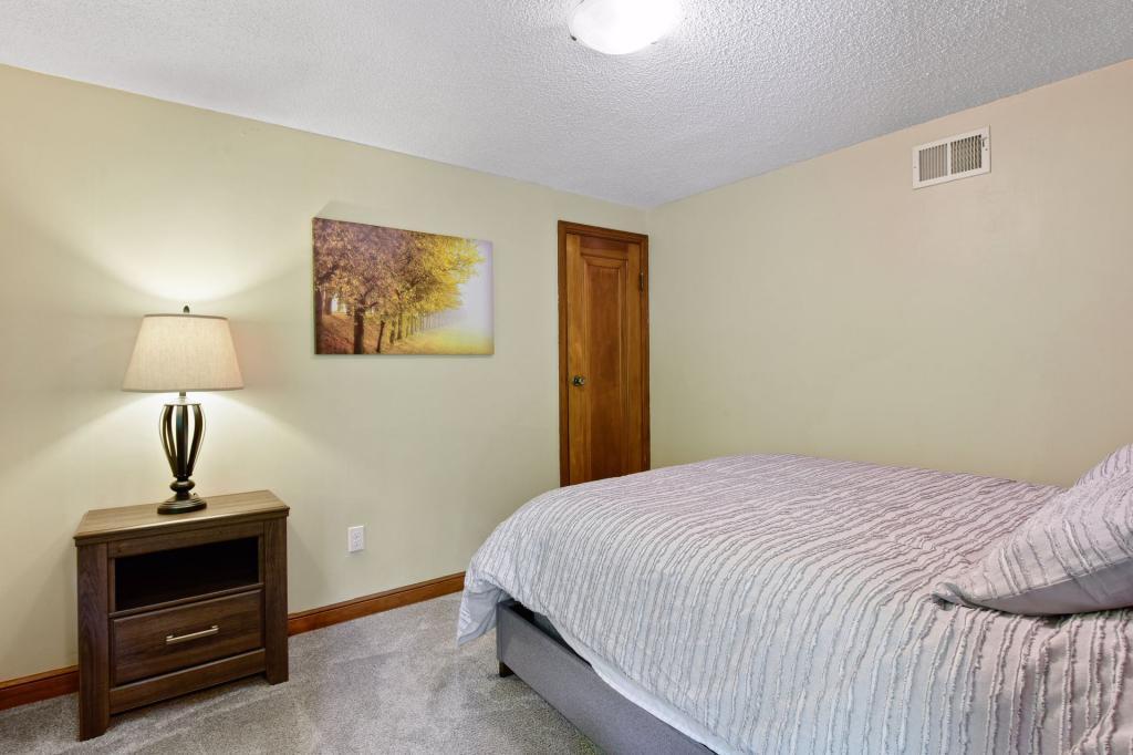 2240 Ford Road Minnetonka, MN 55305 - Photo 20 of 27 Gallery Image 20