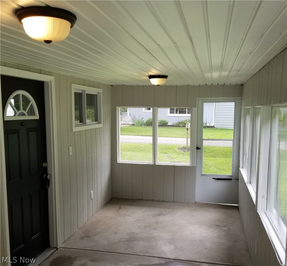 17586 Normandy Road Lake Milton, OH 44429 - Photo 3 of 28