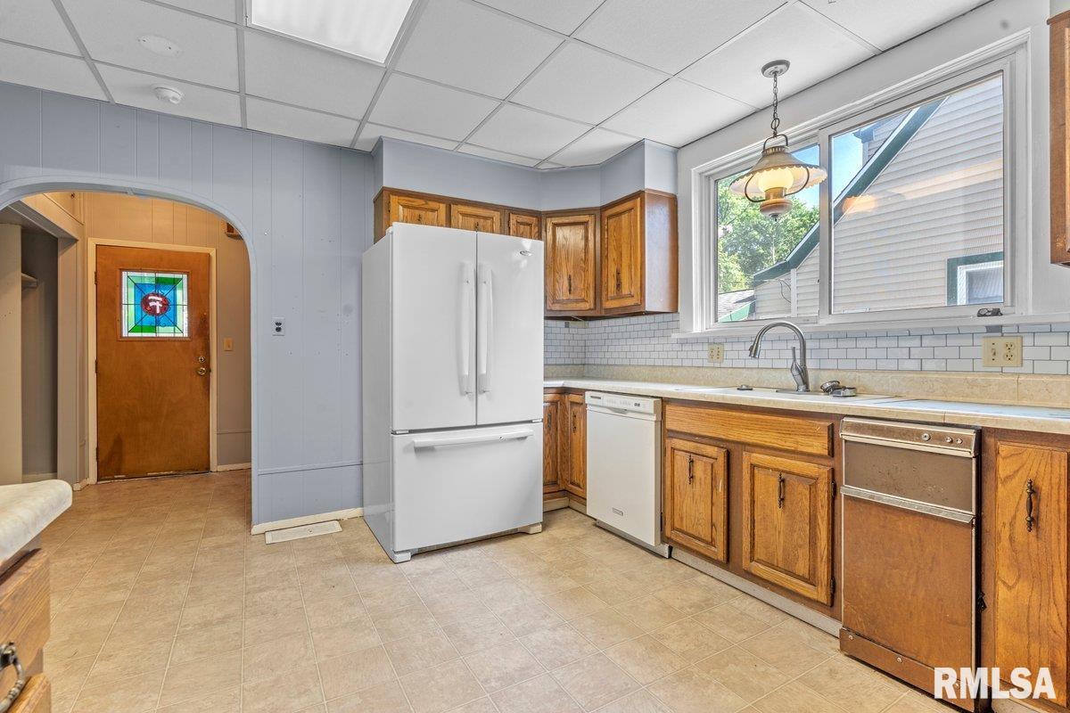 1900 South Pasfield Street Springfield, IL 62704 - Photo 13 of 36 Gallery Image 13