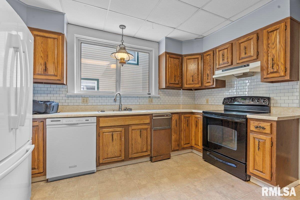 1900 South Pasfield Street Springfield, IL 62704 - Photo 14 of 36 Gallery Image 14