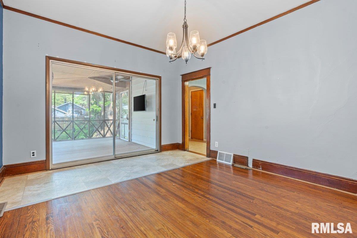 1900 South Pasfield Street Springfield, IL 62704 - Photo 16 of 36 Gallery Image 16