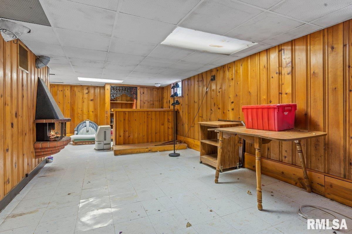 1900 South Pasfield Street Springfield, IL 62704 - Photo 28 of 36 Gallery Image 28