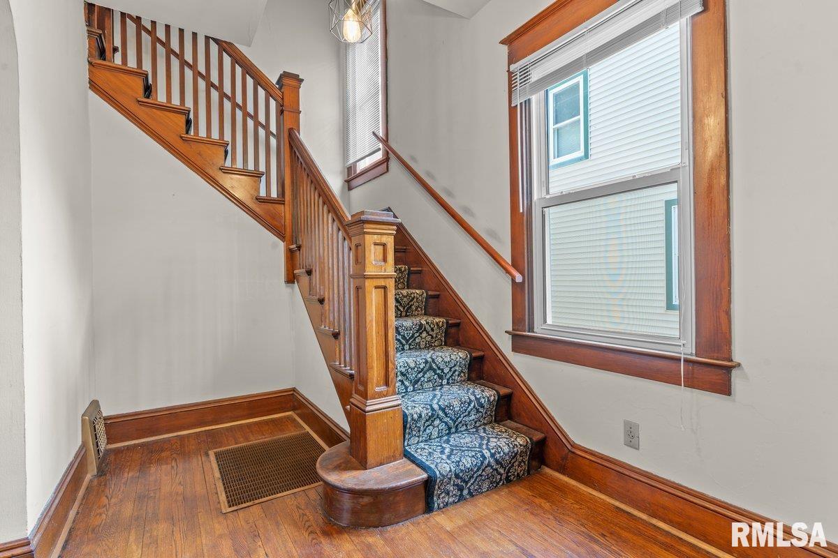 1900 South Pasfield Street Springfield, IL 62704 - Photo 5 of 36 Gallery Image 5