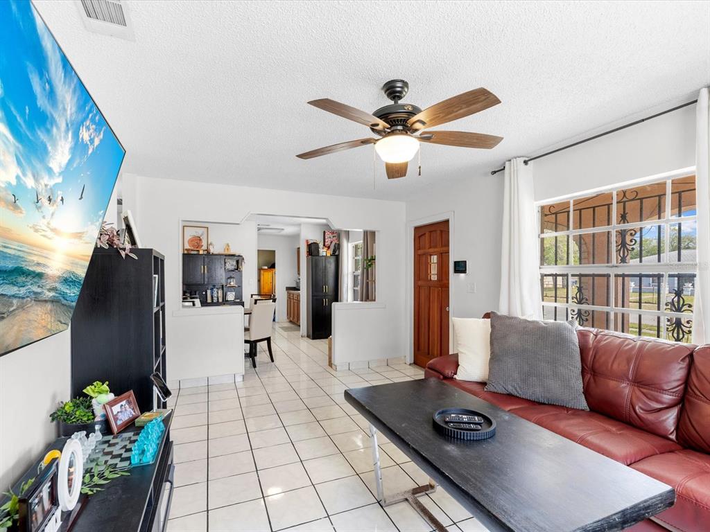 1810 Green Ridge Road Tampa, FL 33619 - Photo 4 of 31 Gallery Image 4