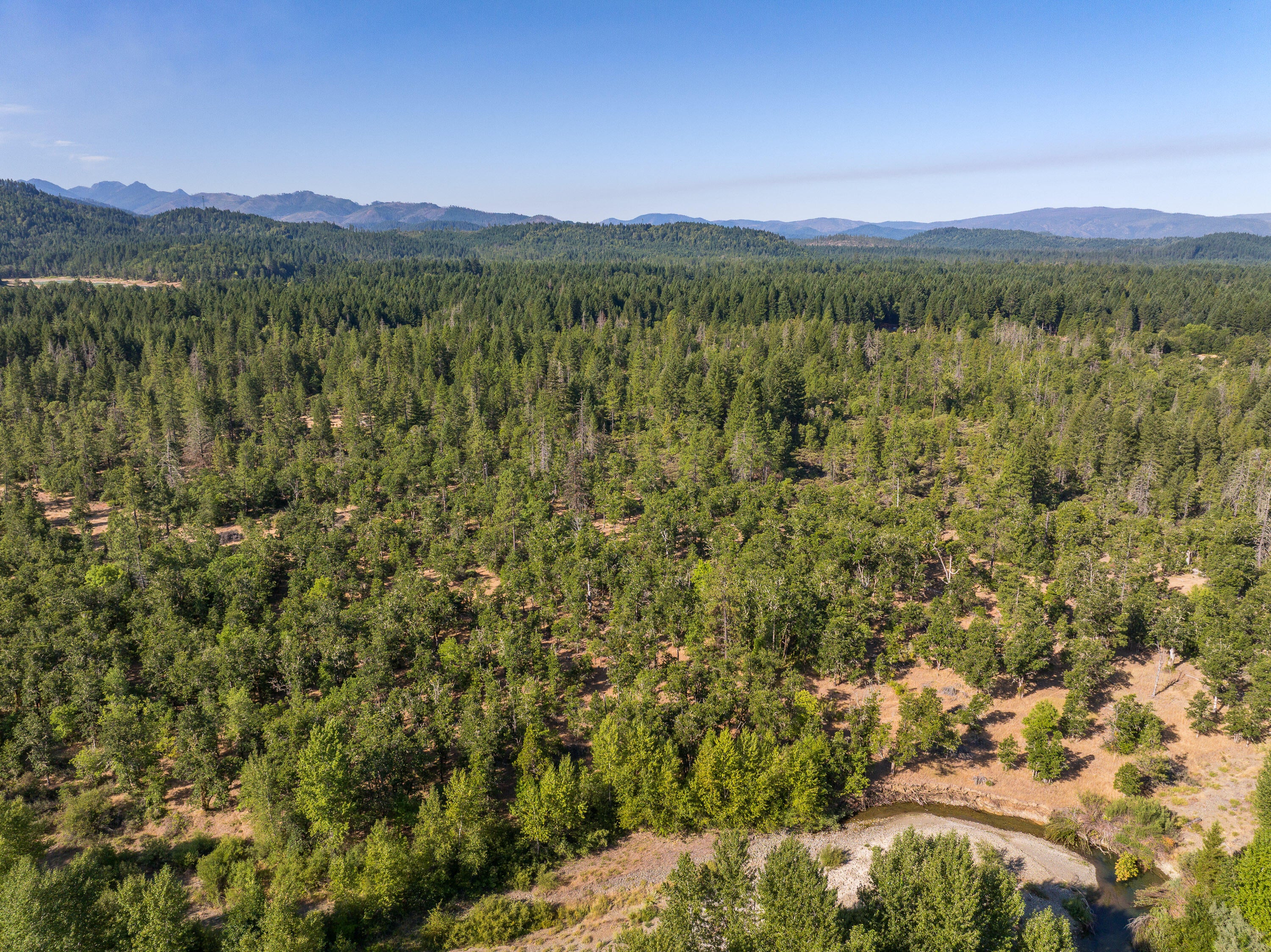 1257 Ridge Vista Drive Cave Junction, OR 97523 - Photo 9 of 26 1257RidgeVistaDr-008