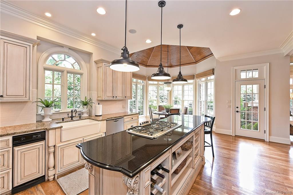 2021 Coniston Place Charlotte, NC 28207 - Photo 12 of 36