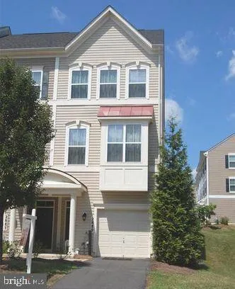 $460,000 | 2889 Chinkapin Oak Lane, Woodbridge, VA 22191
