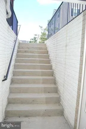 $460,000 | 2889 Chinkapin Oak Lane, Woodbridge, VA 22191
