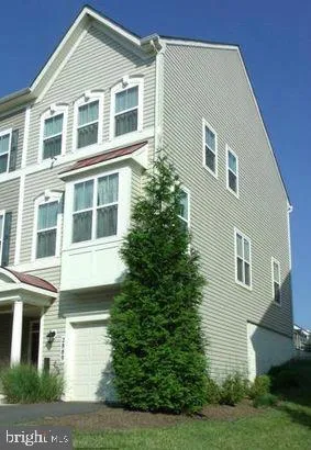 $460,000 | 2889 Chinkapin Oak Lane, Woodbridge, VA 22191