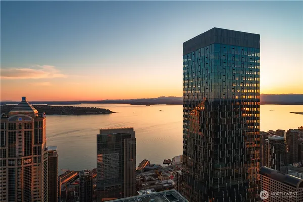 $23,900 | 1340 4th Avenue, Unit 5804, Seattle, WA 98101