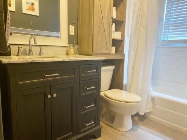 9801 East Emory Road Corryton, TN 37721 - Photo 24 of 39 BATHROOM 2.