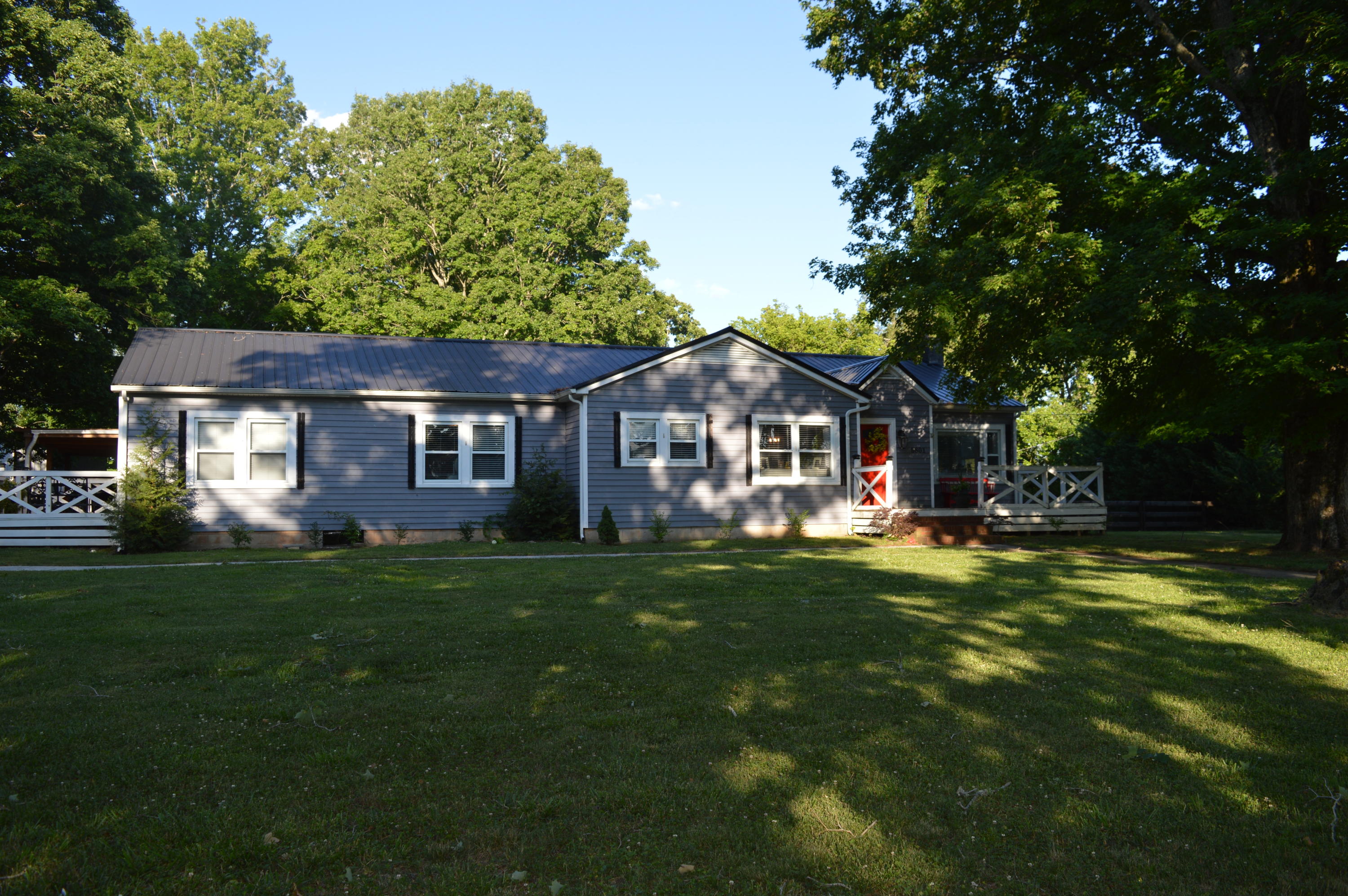 9801 East Emory Road Corryton, TN 37721 - Photo 4 of 39 FRONT EVEING VIEW
