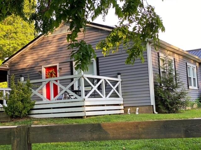 9801 East Emory Road Corryton, TN 37721 - Photo 9 of 39 SIDE PORCH