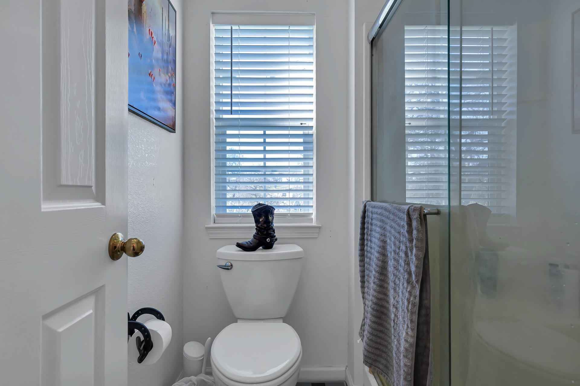 13725 Gas Point Road Igo, CA 96047 - Photo 40 of 56 Guest Bath