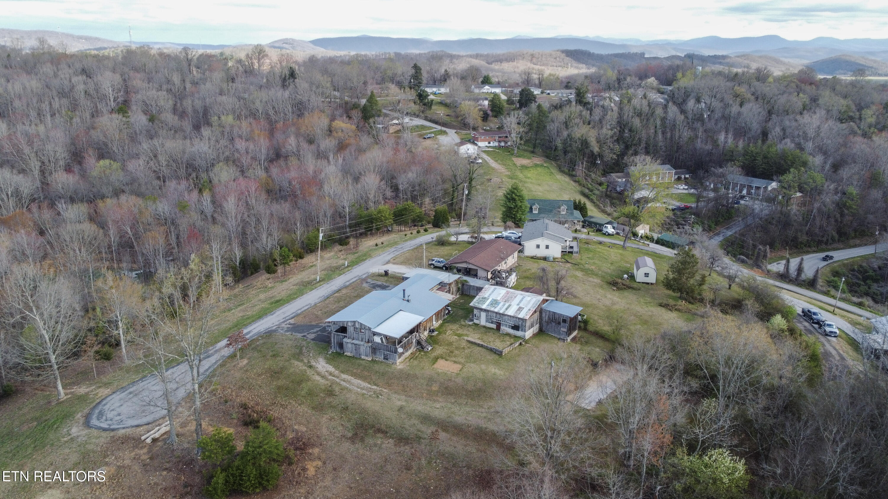 235 Roberts Road Kingston, TN 37763 - Photo 6 of 15 drone 4