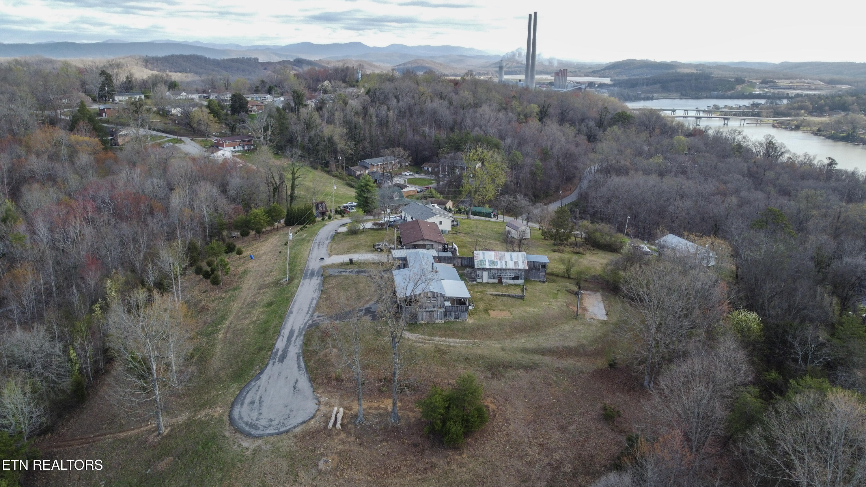 235 Roberts Road Kingston, TN 37763 - Photo 8 of 15 drone 5