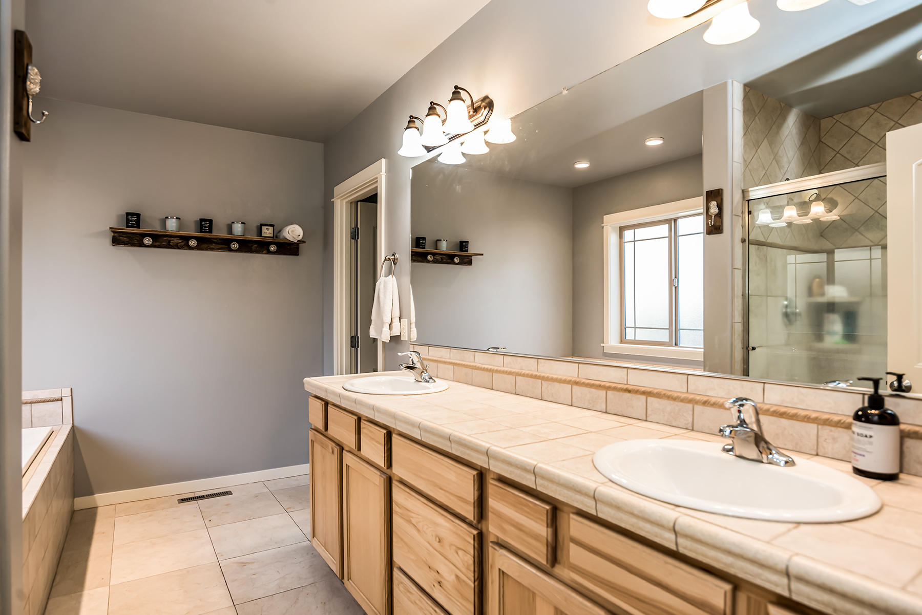 20788 Alpine Ridge Place Bend, OR 97701 - Photo 9 of 32 15DSC_0858blended_