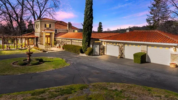 $949,500 | 6525 Curtola Ranch Road, Auburn, CA 95602