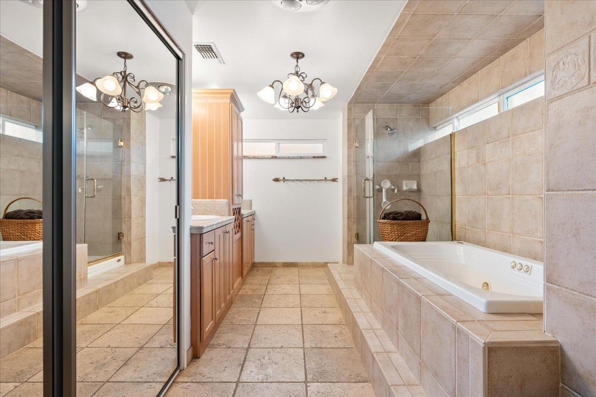 6525 Curtola Ranch Road Auburn, CA 95602 - Photo 26 of 49 Primary bath