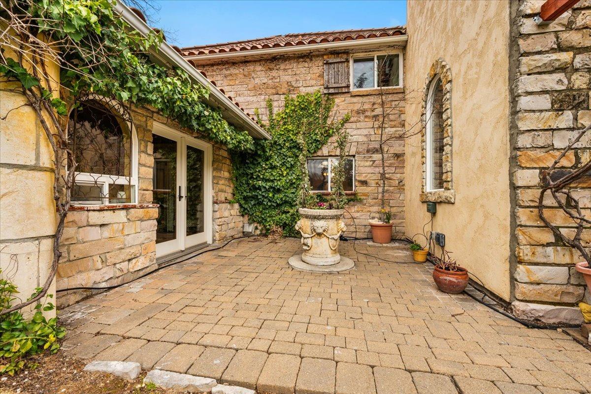 6525 Curtola Ranch Road Auburn, CA 95602 - Photo 31 of 49 Walk out from the Art Studio