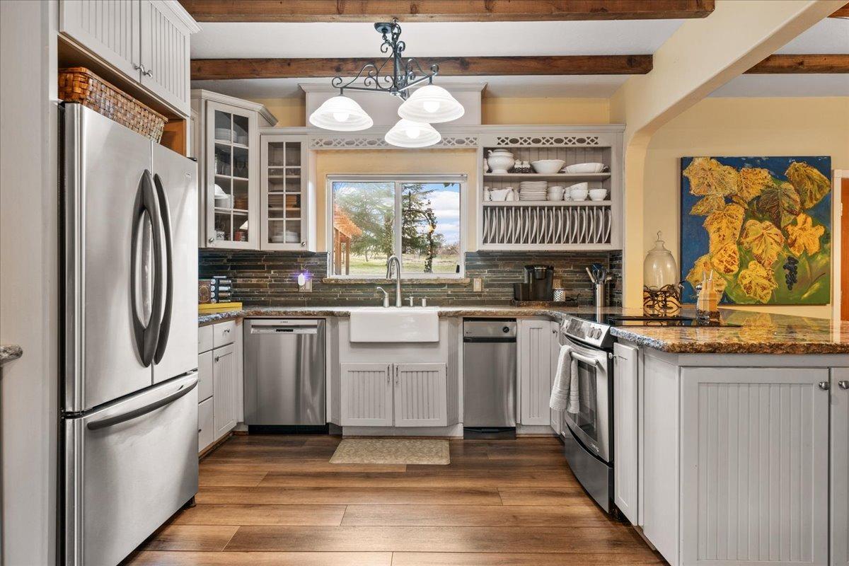 6525 Curtola Ranch Road Auburn, CA 95602 - Photo 8 of 49 Lovely kitchen