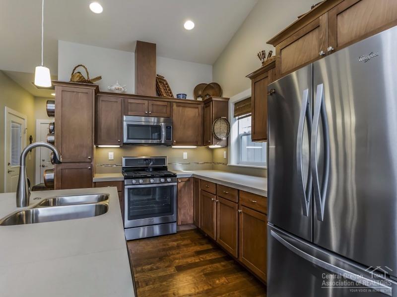 20324 Chase Road Bend, OR 97702 - Photo 7 of 20 Additional Photo