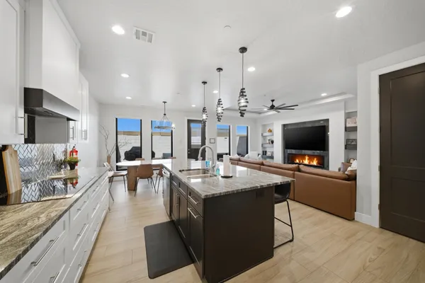 $850,000 | 5252 West 2420 South, Unit 118, Hurricane, UT 84737