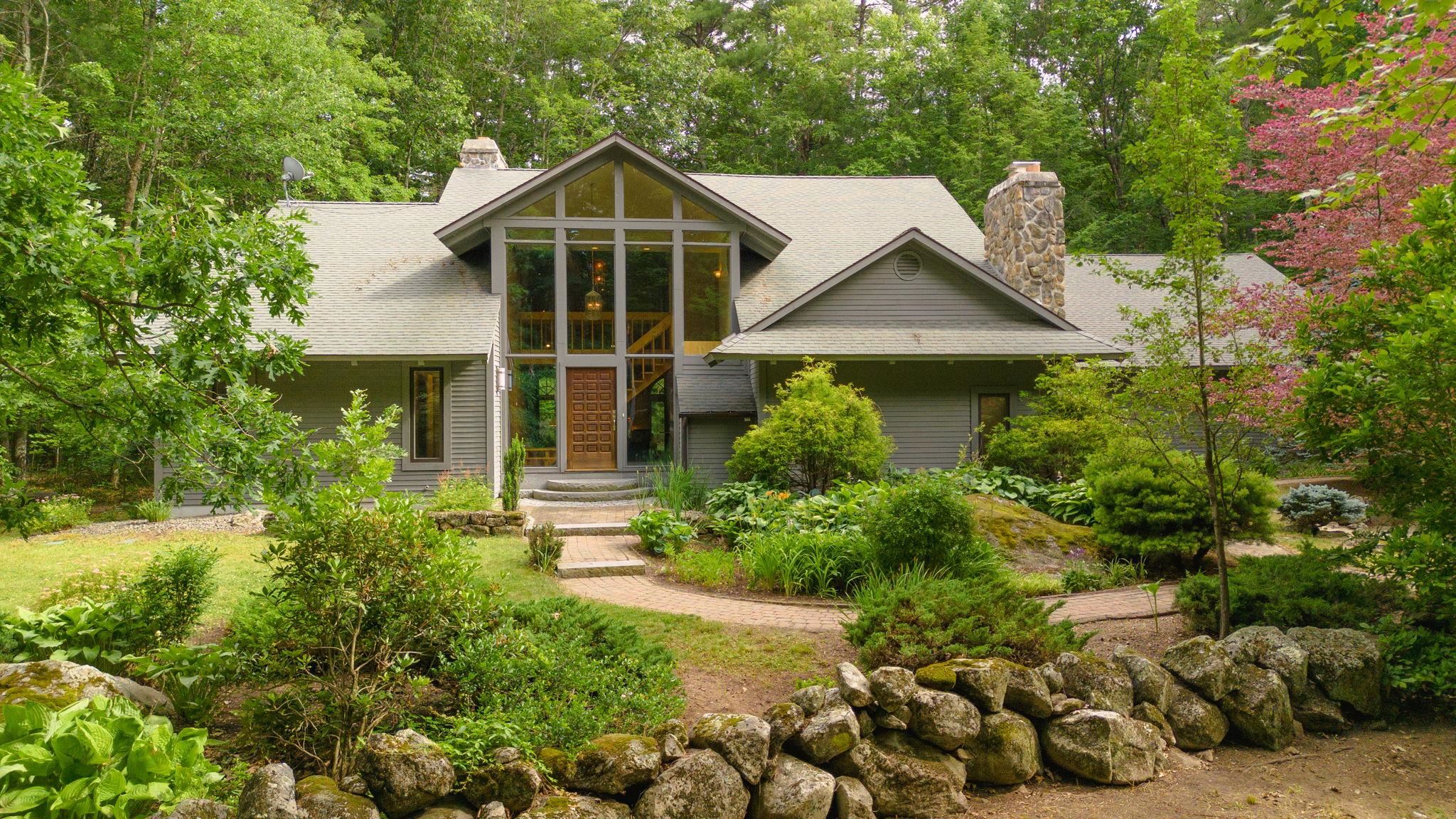5 Farmington Road Amherst, NH 03031 - Photo 1 of 57 Gallery Image 1