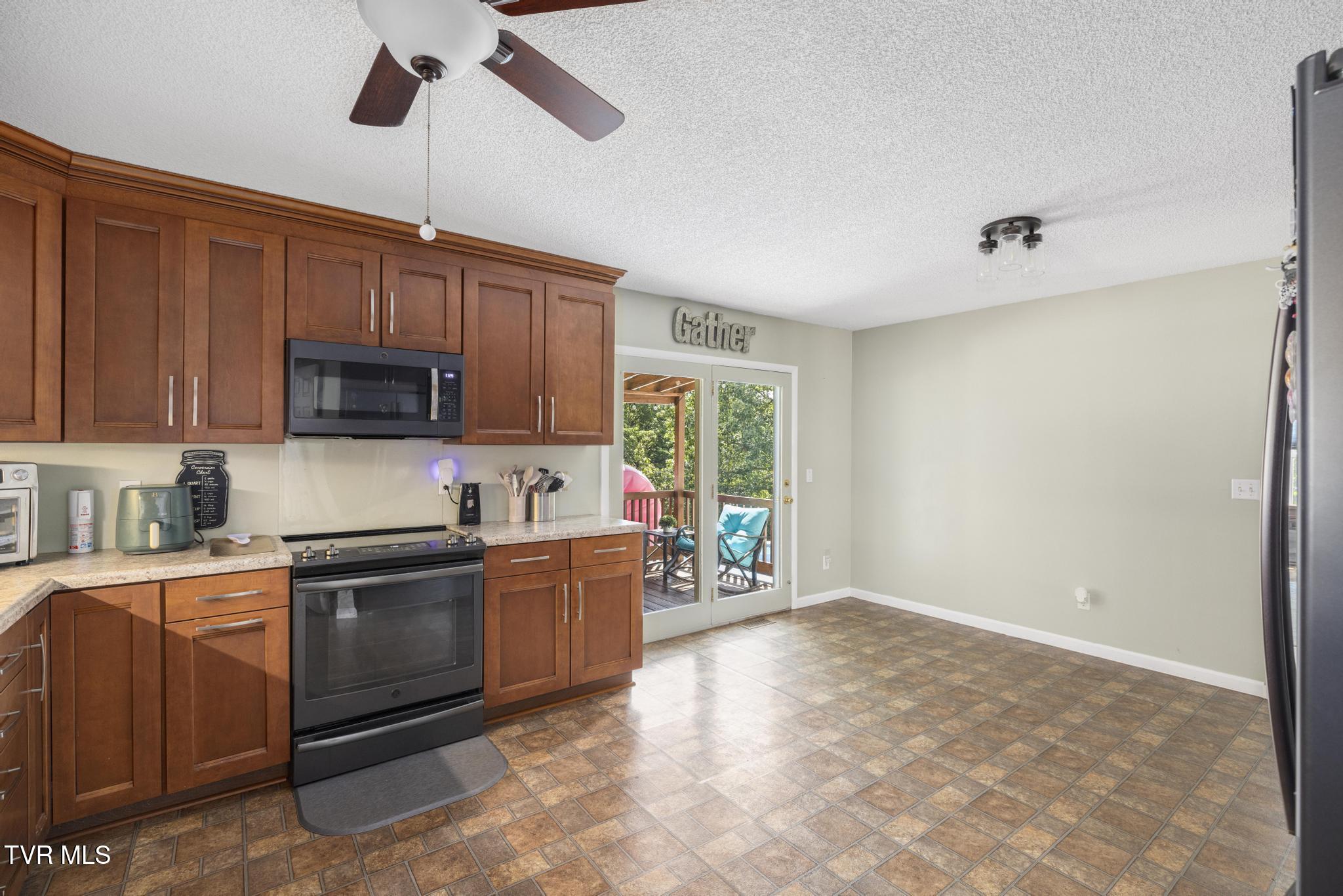 809 Stuffle Street Kingsport, TN 37660 - Photo 21 of 60 IMG_9378