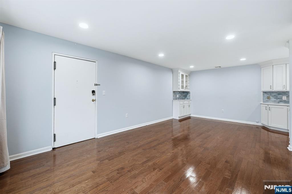 253 Park Avenue, Unit 305 Rutherford, NJ 07070 - Photo 1 of 18 Gallery Image 1
